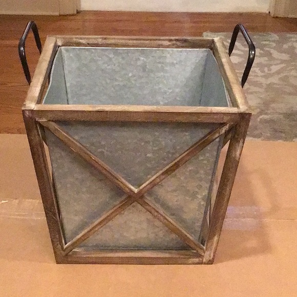 Metal Planter with wooden X-Frame decor planter - Picture 8 of 14